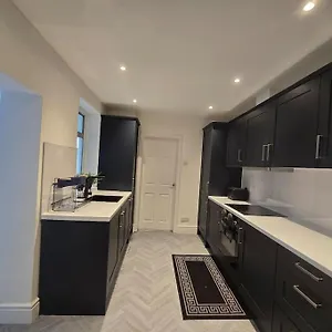  Apartment Lily