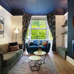 Centre Racecourse Retreat: Family & Contractor-friendly 3-bed Holiday home Doncaster