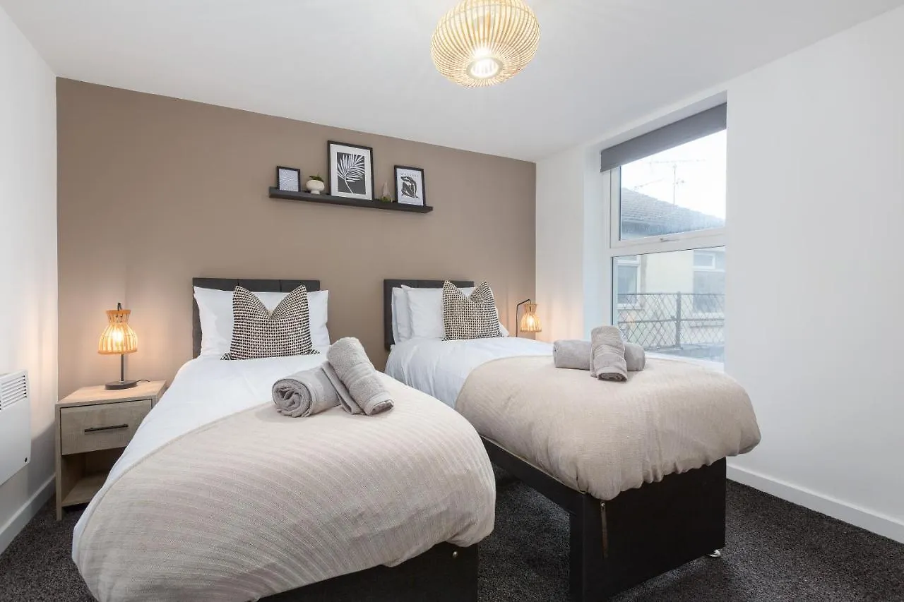 Charles Alexander Short Stay - The Gateway Blackpool