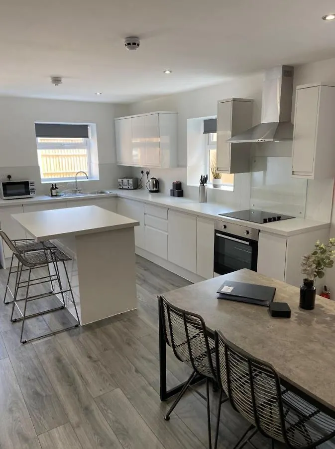 Apartment Charles Alexander Short Stay - The Gateway Blackpool United Kingdom